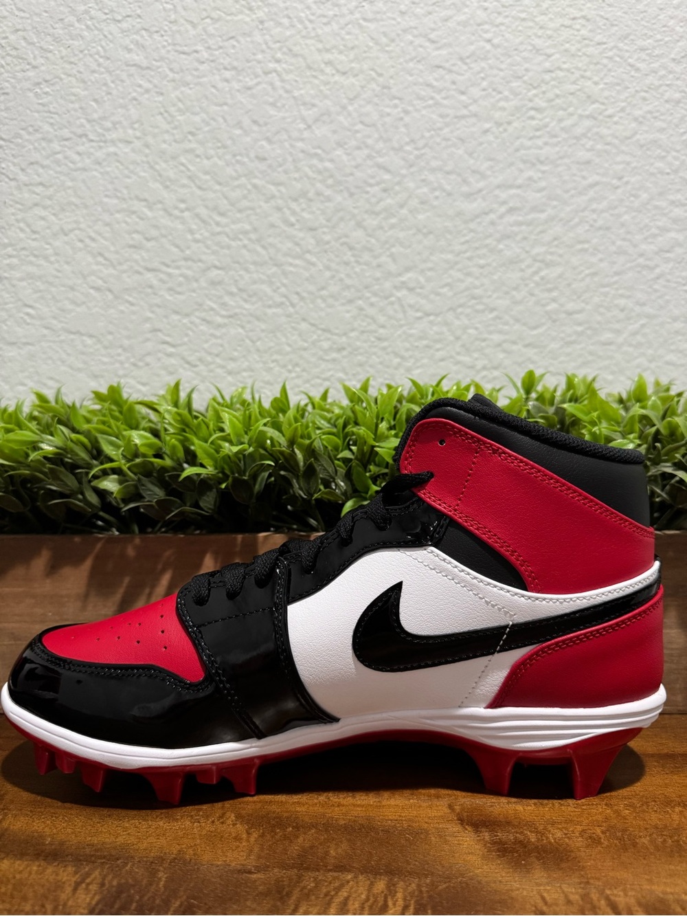 Nike Air Jordan 1 Mid TD Bred Toe Football Cleats FJ6805-601 Men’s Size 10.5 - Picture 8 of 11